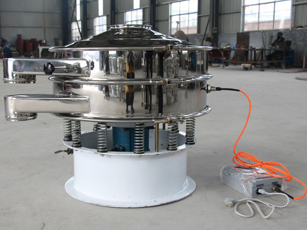 超聲波旋振篩加裝超聲波換能器實現(xiàn)超細(xì)物料的篩分與除雜。